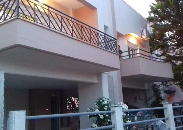 Apartment Seaside For 6 People - Alykes Dhimini